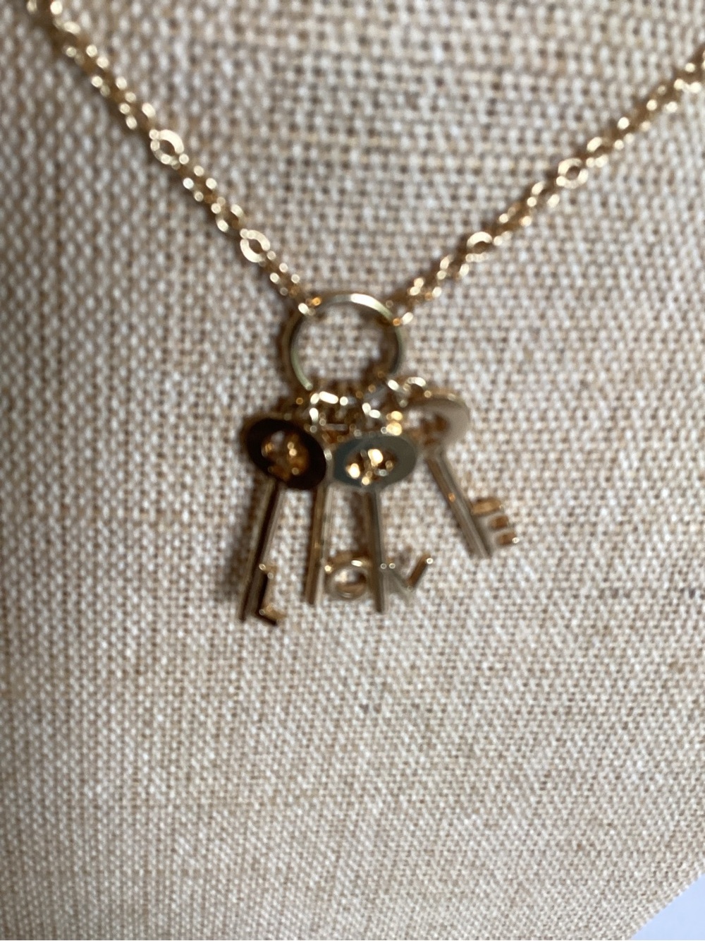Kate Spade New York LOVE Key Pendant Necklace Rare Archived Dust Bag - Picture 11 of 12